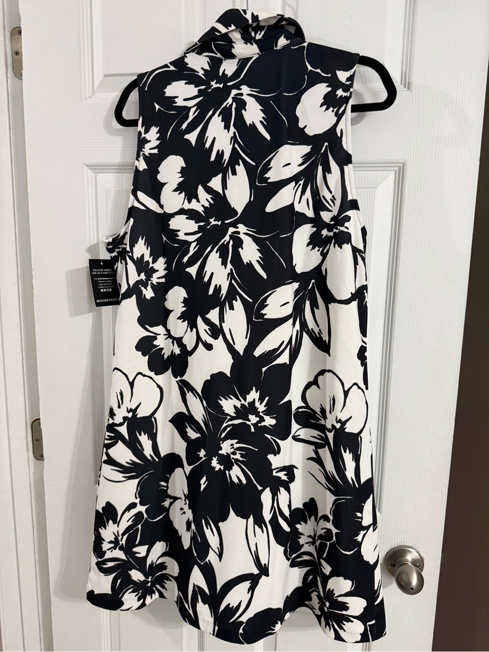 NWT Boston Proper women’s Sleeveless Black & White Floral A-Line Dress